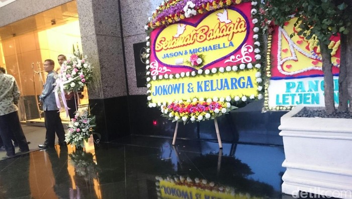 Presiden Jokowi Kirim Karangan Bunga ke Hajatan Setya Novanto