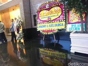 Presiden Jokowi Kirim Karangan Bunga ke Hajatan Setya Novanto