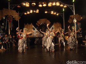 Hujan Sempat Basahi Festival Steak Maranggi 2015 di Purwakarta