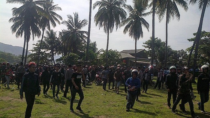 Ini Cerita Kelompok Pemuda Bermotor yang Dikepung Warga di Villa