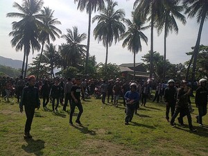 Ini Cerita Kelompok Pemuda Bermotor yang Dikepung Warga di Villa