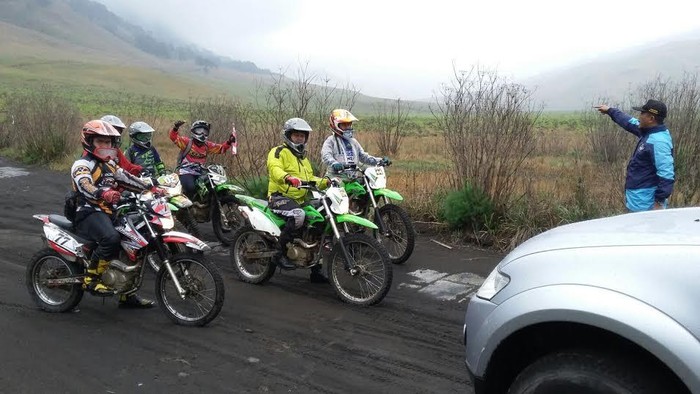 Petugas TNBTS Amankan 30 Pengendara Motor Trail Nekat Terobos Kaldera