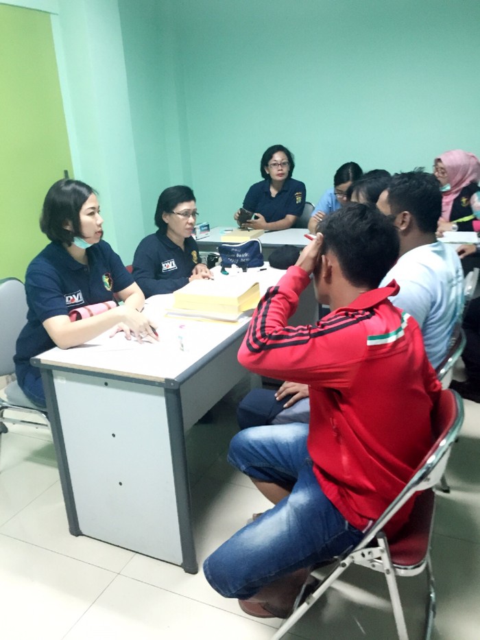 13 Keluarga Korban Kecelakaan Metromini Serahkan Data ke Pos Antemortem