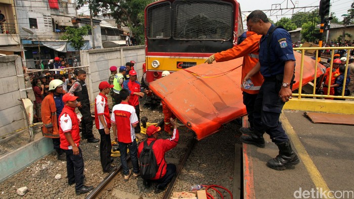 Belum Diambil Keluarga, ini Ciri 1 Orang Korban Tewas Metromini Maut