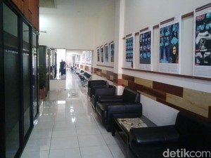 Poster Seram di Ruang Tunggu Dokter Bikin Pasien Tak Nyaman