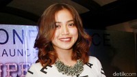 Jessica, si ibu cantik dan hot. Pool/Gus Mun/detikFoto.