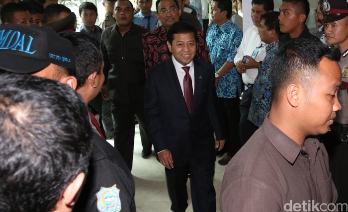 Pengacara Firman Wijaya Dampingi Novanto di Ruang Sidang MKD
