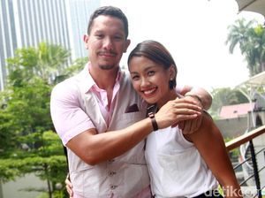 Angga Maliq & DEssentials dan Melanie Putria Resmi Bercerai!