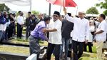 Suasana Duka di Pemakaman Ibunda Rano Karno