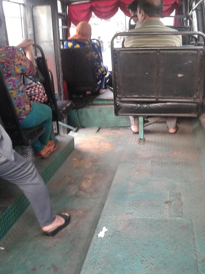 Reyot dan Kursi Dicopot, Begini Kondisi Metromini di Jalan Protokol Ibukota