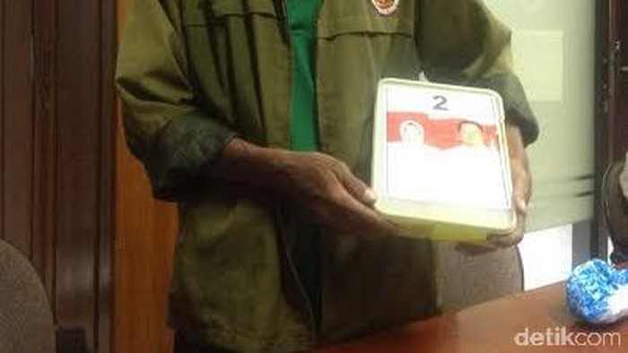PDIP Minta Panwas Usut Stiker Risma-Whisnu di Paket Makanan Lansia Dinsos