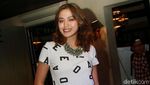 Jessica Iskandar Tetap Hot Tampil Kasual