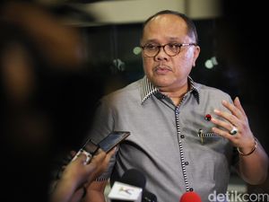 Tuding Ada Aliran Dana Rp 30 M ke Teman Ahok, Junimart: Serahkan ke KPK