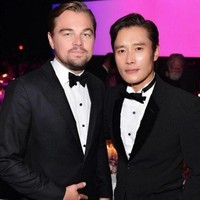 Lee Byung Hun yang menikah dengan Lee Min Jung pada 2013 ini masih tampak memukau di mata penggemarnya. Foto: BH Entertainment.