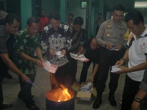 KPU Lamongan Juga Musnahkan Surat Suara yang Rusak