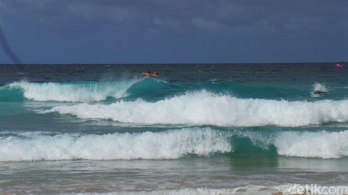 Tips Bila Terseret Ombak dari Baywatch Pantai Bondi Sydney