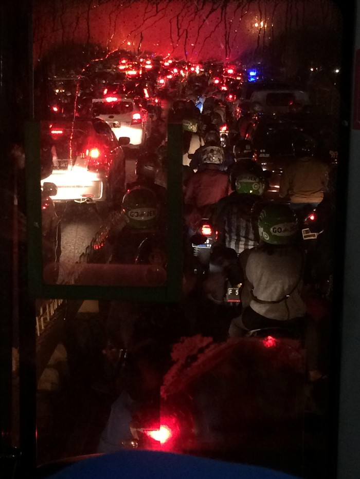 Kapan Seluruh Jalur Bus TransJ Benar-benar Bisa Steril?