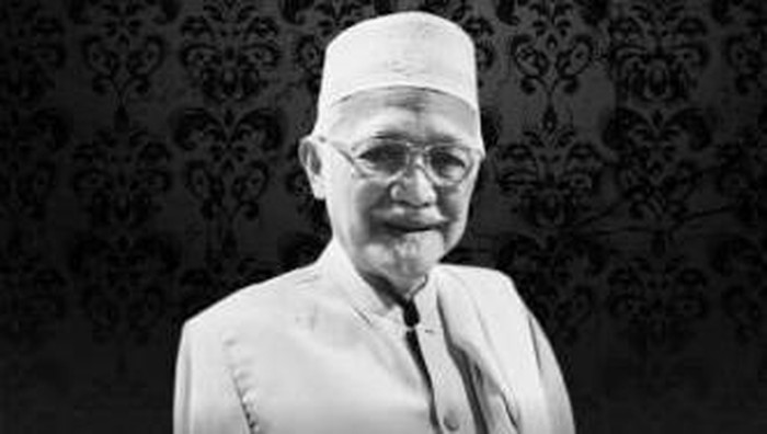 Ketua Dewan Syuro PKB KH Abdul Aziz Manshur Wafat