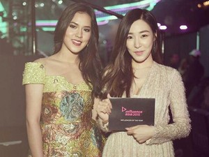Warbiyasak! Cantiknya Raisa Foto Bareng Tiffany SNSD