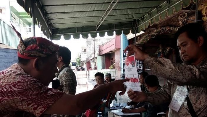 TPS di Eks Lokalisasi Dolly dan Jarak, Rasiyo Risma Seri