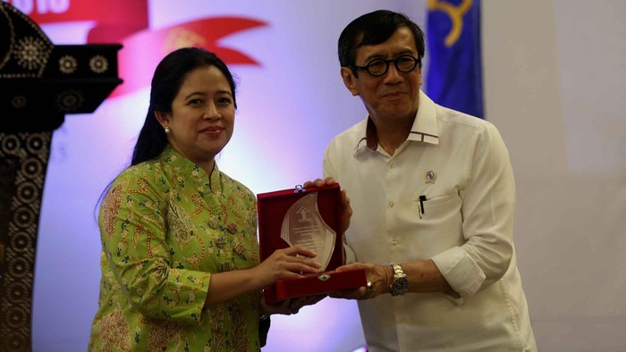 Menko PMK: Perbaikan Pelayanan Publik di Kemenkum Wujud Revolusi Mental