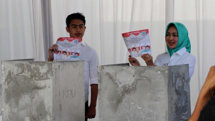 Gunakan Hak Suara, Airin Berharap Kembali Pimpin Tangsel