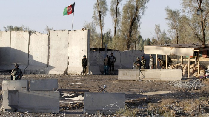 Serangan Taliban ke Bandara Kandahar Tewaskan 18 Orang