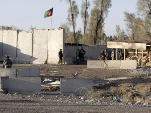Serangan Taliban ke Bandara Kandahar Tewaskan 18 Orang