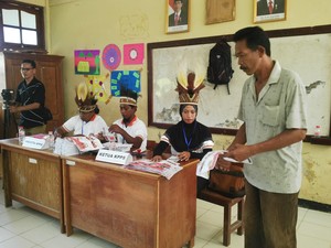 Begini Pilkada di Kabupaten Keerom Papua, Panitia Kenakan Pakaian Adat