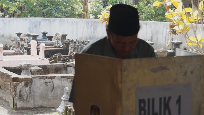 Hii... TPS di Bantul ini Malah Digelar di Lokasi Pemakaman