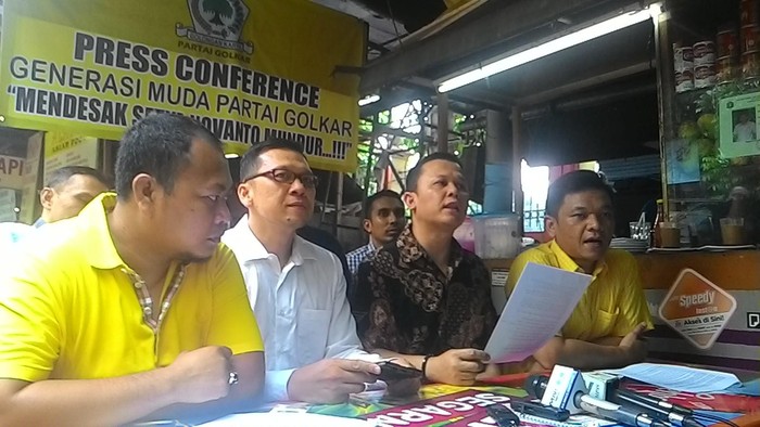 Poros Muda Golkar: Novanto Harus Mundur!