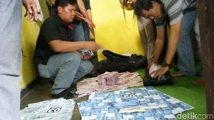 Sarang Pengedar Uang Palsu Berkedok Panti Pijat Digerebek