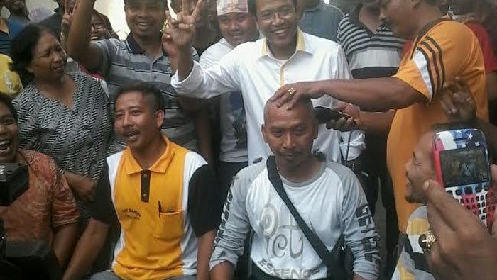 Yakin Menang, Pendukung Pasangan Sehat Cukur Gundul