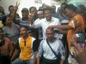 Yakin Menang, Pendukung Pasangan Sehat Cukur Gundul