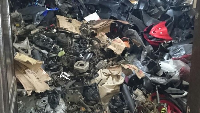 Polres Depok Sita 2 Truk Onderdil Hasil Begal di Bojong Gede