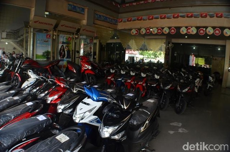 Diler motor. Foto: Aris Ginanjar Diler motor. Foto: Aris Ginanjar