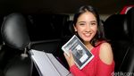 Seperti Apa Sih Isi Mobil si Cantik Nadya Arina?
