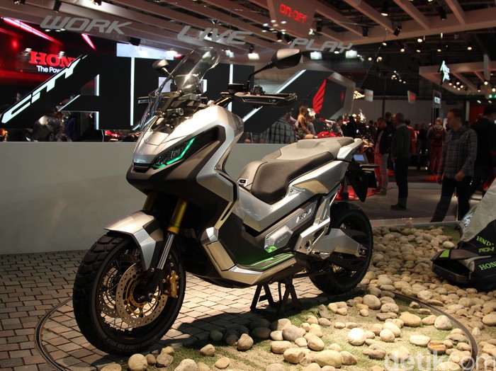 Gaharnya Suara Skuter Petualang Honda