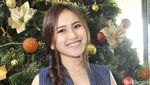 10 Foto Terheboh: Kartika Putri dengan Bule, Nikita Mirzani di Panti Sosial