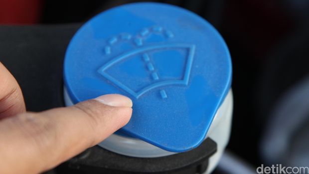 Mau Liburan Naik Mobil Saat Hujan? Tenang Ikuti Tipsnya