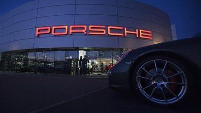 Porsche Sedih Mobilnya Cuma Jadi Bahan Buat Ngeruk Dolar