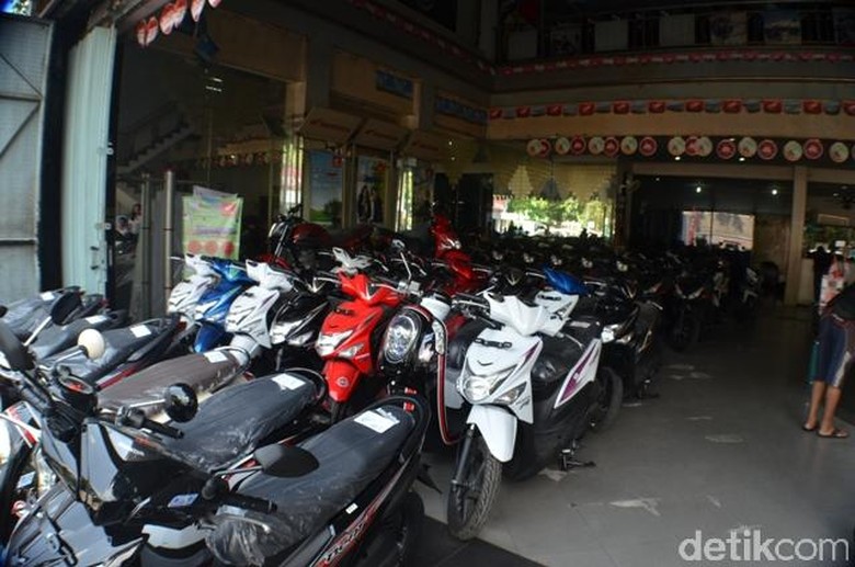 Dealer motor. Foto: Aris Ginanjar Dealer motor. Foto: Aris Ginanjar