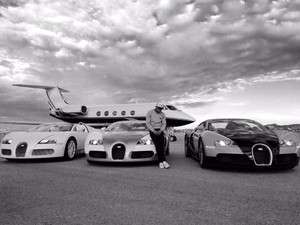 Floyd Mayweather, Petinju yang Tak Segan Buang-buang Duit