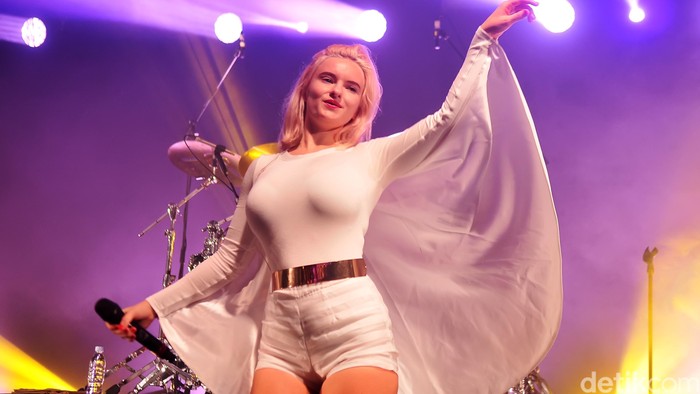 Konser Clean Bandit di Jakarta