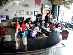 Masih Sedikit Wanita yang Bekerja Sebagai Mekanik