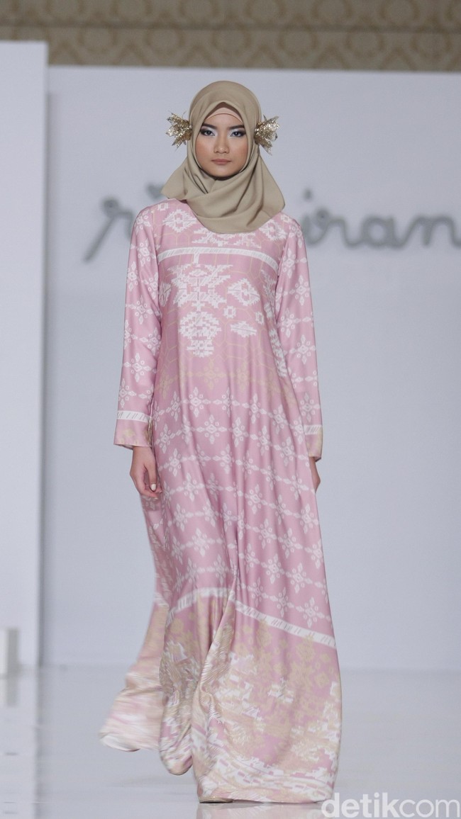 Ria Miranda Trunk Show 2016 Classifo at The Hall Lt.8 Senayan City. Jakarta. [Foto: Mohammad Abduh/Wolipop]