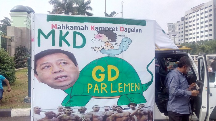 BEM UI Beraksi di DPR, Minta Novanto Mundur