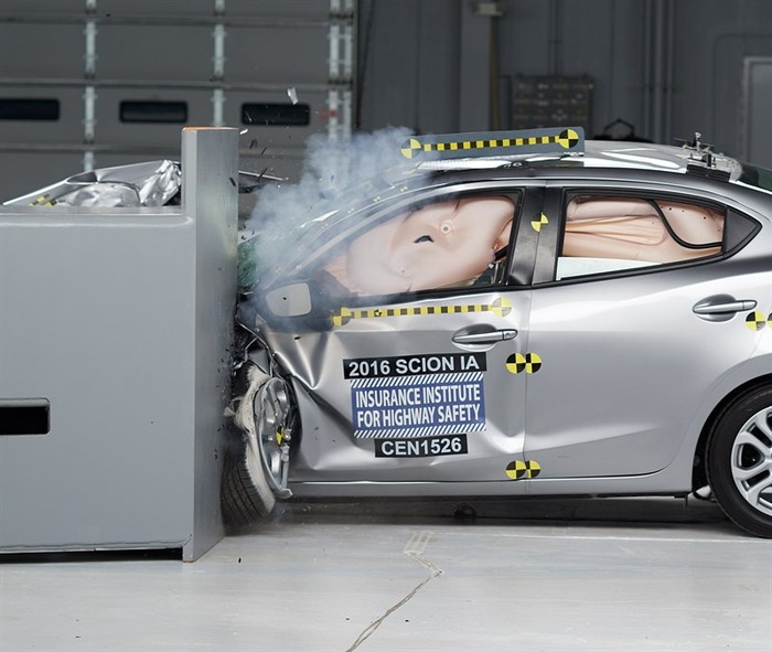 Kecelakaan pada Mobil Kecil Bisa Lebih Fatal daripada Mobil Besar