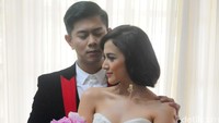 Nina dan Chandra melakukan sesi pemotretan foto prewedding dengan fotografer kenamaan Diera Bachir. Pool/Ismail/detikFoto.