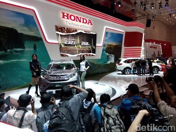 Laju Penjualan Mobil Masih Ngerem